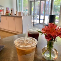 Photo taken at Intelligentsia Coffee by Lamia on 6/10/2019