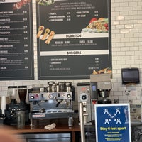5/1/2020 tarihinde Drake D.ziyaretçi tarafından Opa Cafe'de çekilen fotoğraf