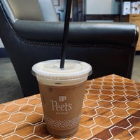 Photo taken at Peet&amp;#39;s Coffee &amp;amp; Tea by Fermin R. on 8/22/2019