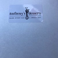 Foto diambil di Anthony&amp;#39;s Desserts oleh Sandy O. pada 1/5/2023