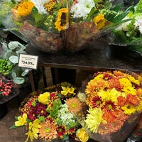 Foto tomada en The Fresh Market  por Sandy O. el 10/23/2023