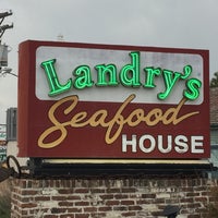 Photo taken at Landry&amp;#39;s Seafood House by ɐlᴉʇʇu∀ ſ. on 5/16/2016