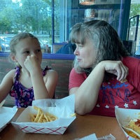 7/9/2022 tarihinde Janet H.ziyaretçi tarafından Shaggy&amp;#39;s Burgers and Tacos'de çekilen fotoğraf