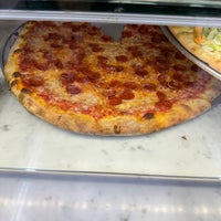 1/13/2024 tarihinde Steve M.ziyaretçi tarafından Marinara Pizza Upper West'de çekilen fotoğraf