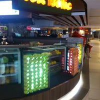 Photo taken at Fruit frolic@Raffles City by bc17ab on 11/5/2012