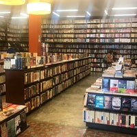 Снимок сделан в Librería El Virrey пользователем Mario C. 6/23/2018