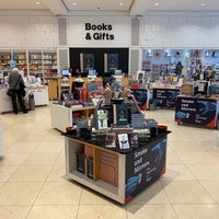 Photo taken at Blackwell&amp;#39;s by Ian M. on 5/23/2019