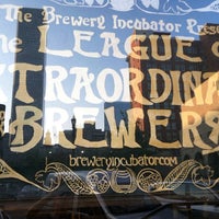 รูปภาพถ่ายที่ The League of Extraordinary Brewers at the Brewery Incubator โดย Christine L. เมื่อ 9/1/2013