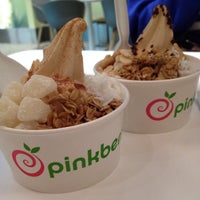 Photo taken at Pinkberry by Narciso A. on 11/4/2013