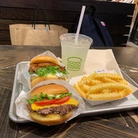 Photo taken at Shake Shack by Morning K. on 9/21/2023