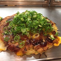 Photo taken at Okonomiyaki Kiji by Hiroki on 10/6/2016
