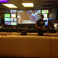 Lagasse S Stadium Sports Bar In Las Vegas