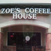 Foto tirada no(a) Zoe&#39;s Coffee House por Momster M. em 3/2/2013