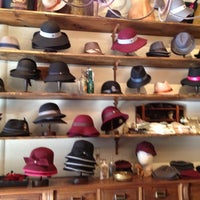 11/25/2012 tarihinde Jen Y.ziyaretçi tarafından Goorin Bros. Hat Shop'de çekilen fotoğraf