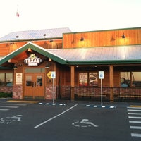 Photo taken at Texas Roadhouse by Mike B. on 6/10/2013