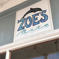 Photo taken at Zoe&amp;#39;s Restaurant by Andrew L. on 9/3/2018