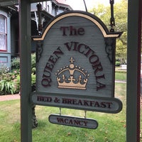 Photo taken at The Queen Victoria Bed And Breakfast by Andrew L. on 8/28/2017