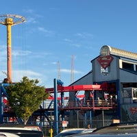 Foto diambil di Six Flags Great Adventure oleh Andrew L. pada 9/15/2023
