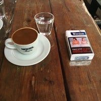 Foto diambil di Sima&amp;#39;s Café oleh Gökçe K. pada 9/20/2016