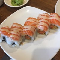 Снимок сделан в Sushi Joobu пользователем Wendy H. 11/16/2015