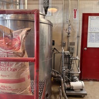 3/14/2024 tarihinde Sean R.ziyaretçi tarafından Triple Rock Brewing Co.'de çekilen fotoğraf