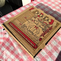 9/26/2023 tarihinde Sean R.ziyaretçi tarafından North Beach Pizza'de çekilen fotoğraf