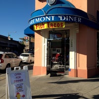 รูปภาพถ่ายที่ Claremont Diner โดย Sean R. เมื่อ 7/22/2016