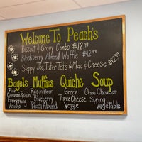 Das Foto wurde bei Peach&amp;#39;s Restaurant - Venice von Sean R. am 10/8/2023 aufgenommen