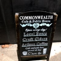 Foto tomada en Commonwealth Cafe and Pub  por Sean R. el 12/22/2021