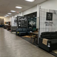 Снимок сделан в Value City Furniture пользователем Nitesh R. 1/21/2019