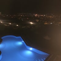 Das Foto wurde bei Sundial Otel, Bar &amp; Restaurant von Gürcan E. am 5/26/2019 aufgenommen