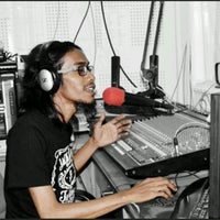Foto tomada en Radio Serambi FM 90.2 MHz  por Mencenet el 8/5/2013