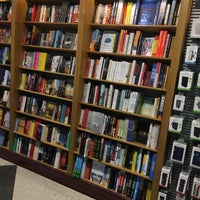 Photo taken at Barbara&amp;#39;s Bookstore by Jeff W. on 7/18/2016