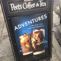 รูปภาพถ่ายที่ Peet&amp;#39;s Coffee &amp;amp; Tea โดย Jeff W. เมื่อ 8/12/2017