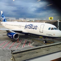 Снимок сделан в Международный аэропорт имени Джона Кеннеди (JFK) пользователем Ftsh ✈️ 4/5/2015
