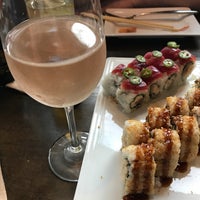 9/19/2017 tarihinde Samantha N.ziyaretçi tarafından Baby Blue Sushi Sake Grill'de çekilen fotoğraf