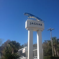 Das Foto wurde bei Jaguar of Tampa von Michelle B. am 2/1/2013 aufgenommen