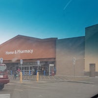 Das Foto wurde bei Walmart Grocery Pickup von Don P. am 10/1/2017 aufgenommen
