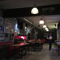 รูปภาพถ่ายที่ Kraftwerk Bar โดย 🌵Alexander C. เมื่อ 2/24/2018