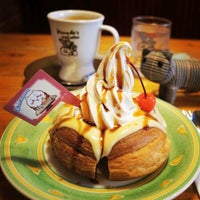 Photo taken at Komeda&amp;#39;s Coffee by タナカ カ. on 12/29/2022