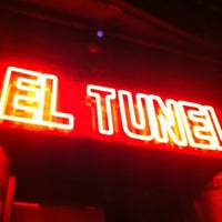 Das Foto wurde bei Bar El Túnel von Juan Cristobal R. am 1/6/2013 aufgenommen