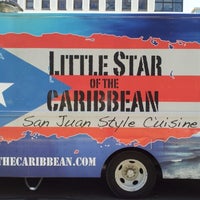 Das Foto wurde bei Little Star of the Caribbean Food Truck von Eugene M. am 10/10/2013 aufgenommen