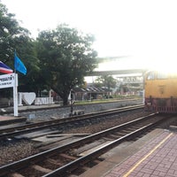 Photo taken at สถานีรถไฟพระจอมเกล้า by ศุภธิดา อ. on 8/24/2017