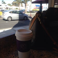 Photo taken at The Coffee Bean &amp;amp; Tea Leaf by Burchi on 3/7/2018