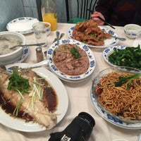 Photo taken at China Pearl Restaurant by Matthew K. on 10/28/2016