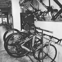 Photo taken at Fullbicycles Barcelona by fullbicycles barcelona on 8/11/2016