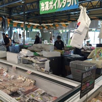 Photo taken at Bandaijima Fish Market by Rosmarinus on 8/11/2015