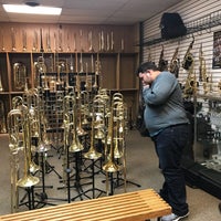 1/3/2018 tarihinde Gilad R.ziyaretçi tarafından Dillon Music - Brass Store'de çekilen fotoğraf