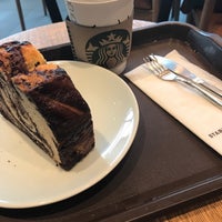 Foto diambil di Starbucks oleh Emrullah Sedat S. pada 8/10/2018