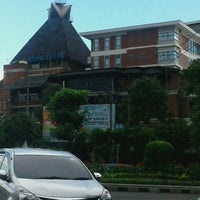 Review Universitas Katolik Widya Mandala